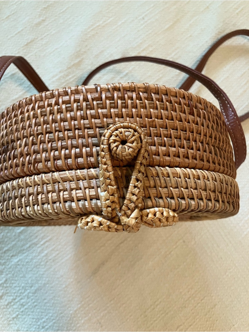 Woven Round Rattan Crossbody Bag with sunburst design - Picture 3 of 4